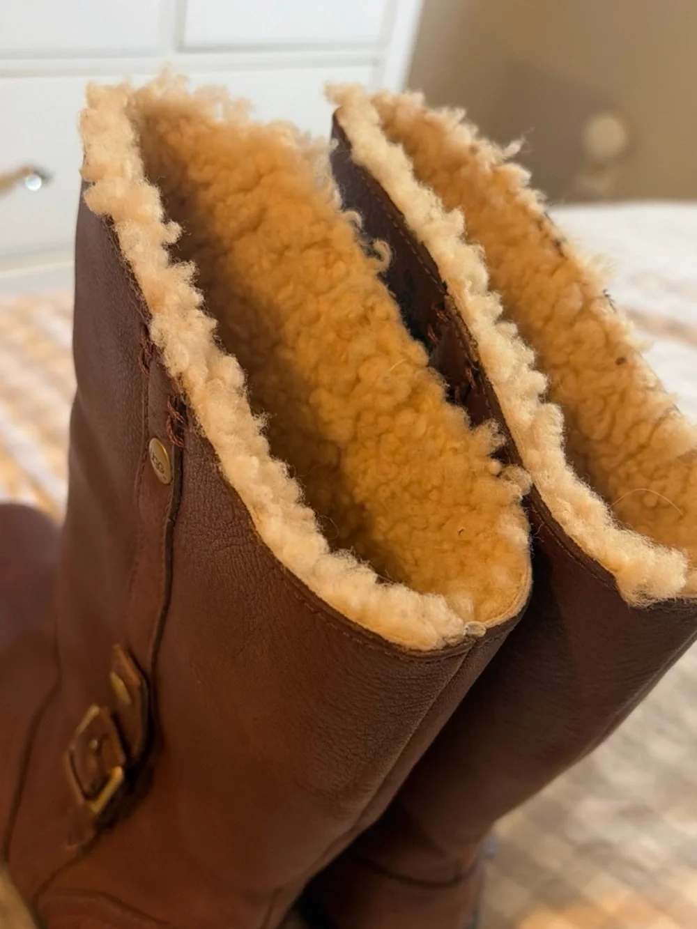 UGG classic mid